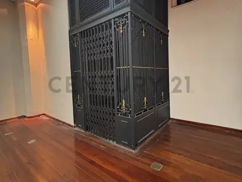 Alquiler Oficina Abierta 170 m² – Galería Güemes – Excelente estado y Vista Inte