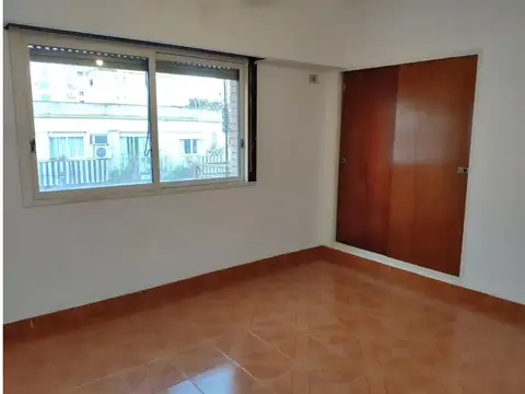 DEPTO 2 AMB EN VILLA BALLESTER CENTRO AL FRENTE SIN EXPENSAS