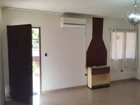 VENTA CASA 3 DORMITORIOS, PLAZA HUINCUL