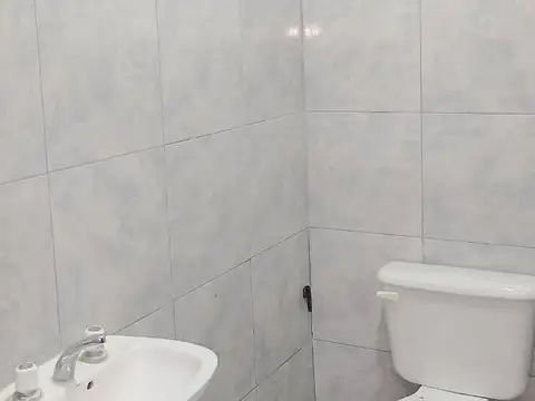 Local en Alquiler en Garin-Centro, $ 800.000