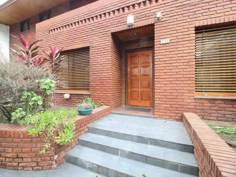 VENTA CASA 6 AMBIENTES DE CATEGORIA EN MATADEROS