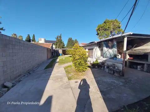 gran lote 400m2 con 3 dptos