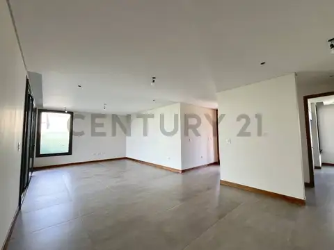 Casa 8 ambientes con 3 baños
