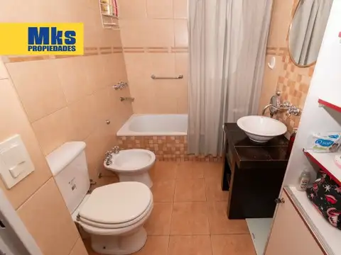 Venta. Departamento.  2 ambientes con patio.