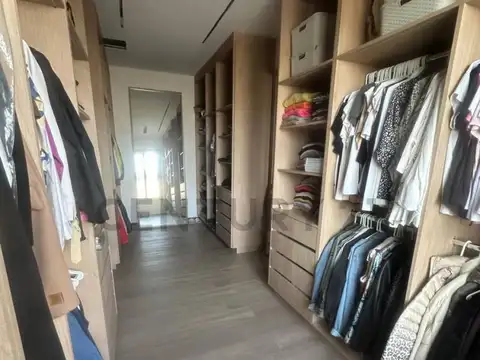 Casa en Alquiler de 4 dormitorios