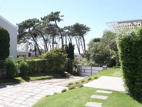 Casa 7 ambientes con 6 baños