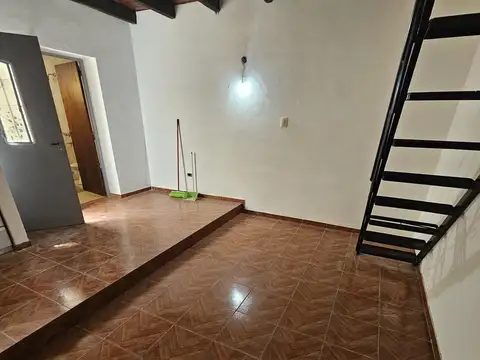 Depto Tipo Casa en Alquiler de 3 ambientes