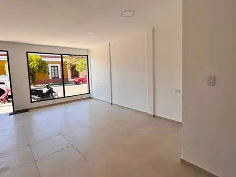 LOCAL NUEVO A  METROS DE LA COSTANERA EN ALQUILER