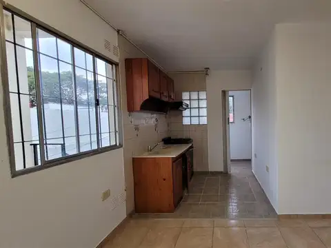 Depto Tipo Casa en Alquiler en Munro, $ 620.000