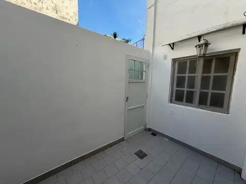 Depto Tipo Casa en Alquiler en Agronomía, $ 800.000