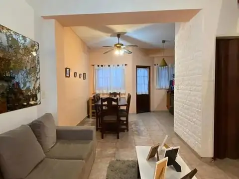 Casa 3 ambientes con 2 baños