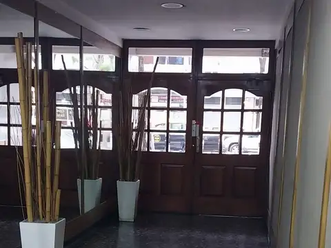Departamento 3 ambientes al fte. c/ Balcón