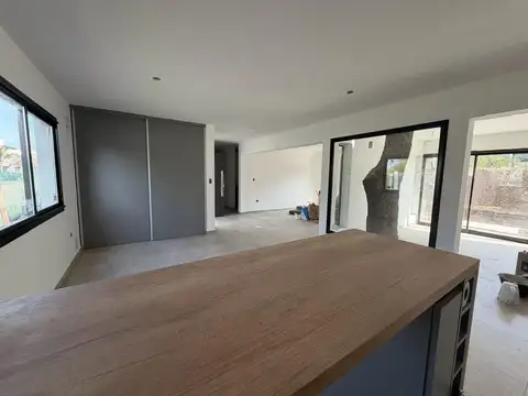Casa en Venta en Villa Catalina, USD 215.000