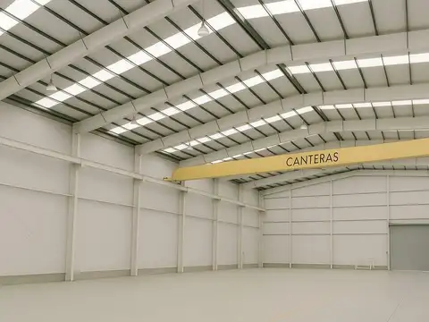 Depósito con showroom sobre Panamericana