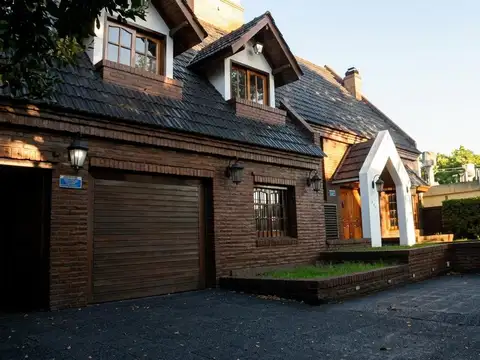Casa 5 ambientes con 2 baños