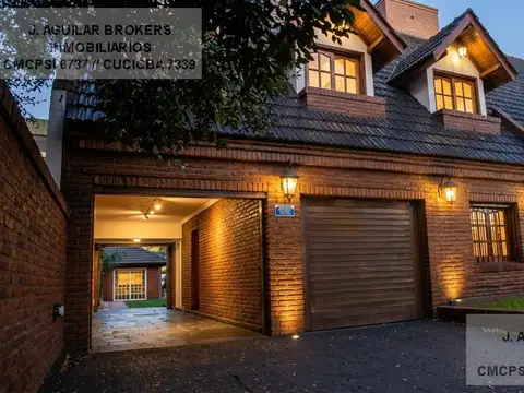 Venta de Casa en Merlo (bien ubicada) 4 dormitorios pileta