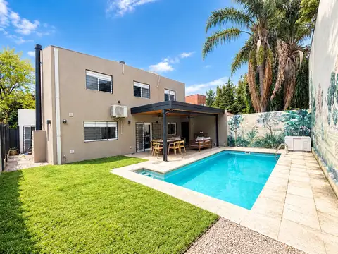 VENTA CASA EN DOS PLANTAS EN BARRIO DE VICENZO CHICO