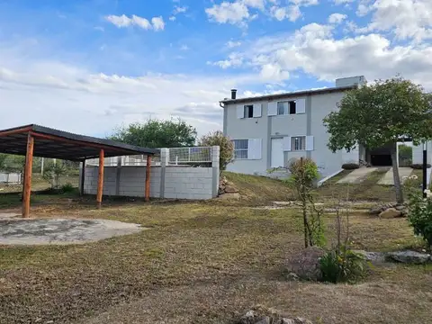 Casa 3 ambientes con 2 baños