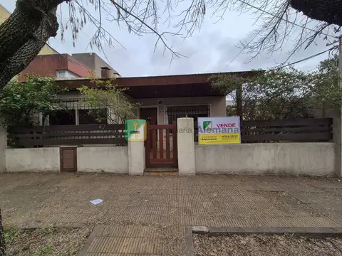 Venta - Casa 3 dormitorios - Villa Ballester