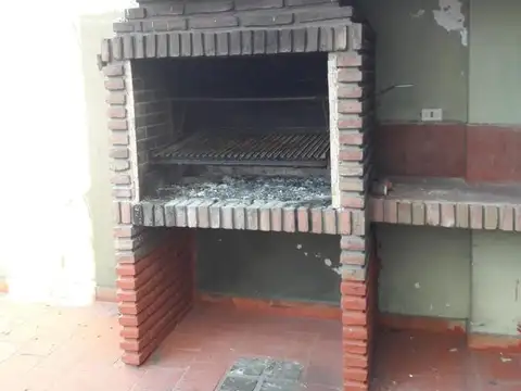 Depto Tipo Casa 5 ambientes con 2 baños