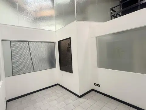 Oficina en Alquiler al Este