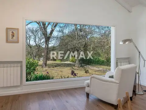 Casa 9 ambientes con 4 baños