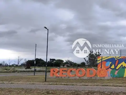 En Venta Terreno Zona Sur Barrio Recodo Esquina