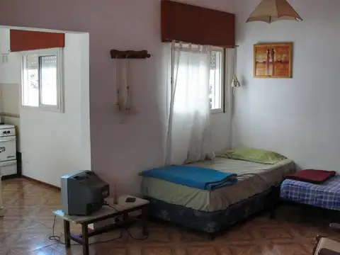 Chalet en block: 3 unidades. Garage. Parque - Villa Carlos Paz