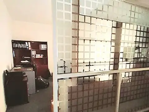 OFICINA EN VENTA -  GRAN OPORTUNIDAD - SOBRE PEATONAL SAN MARTÍN