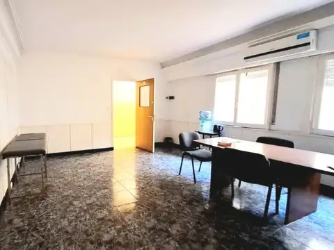 San Martin 2400, Piso 2