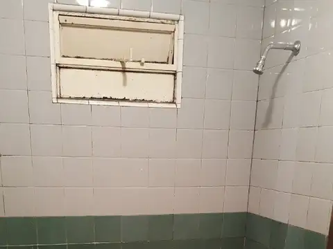 Excelente Chalet 1º piso 3 amplios ambientes c/ garage, patio, baño, toilet, balcon y terraza