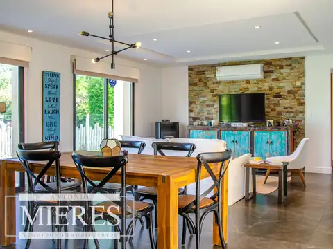 Casa 4 ambientes con 3 baños