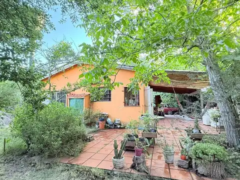CASA EN VENTA ARTURO SEGUI 2 DORMITORIOS