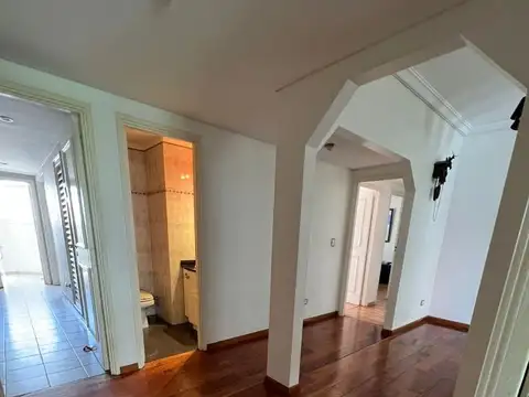Departamento 5 ambientes con 4 baños