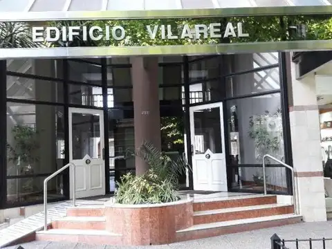 Excelente departamento en venta 4 ambientes con cochera en el centro de Lomitas