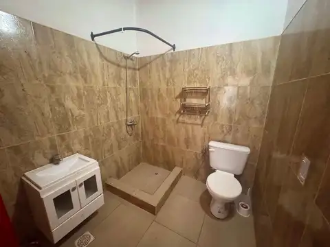 Depto Tipo Casa en Alquiler en Barrio Parque Leloir, $ 600.000