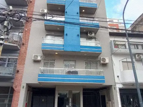 Departamento 2 ambientes con balcón. En cercanía de  Facultad de Agronomía