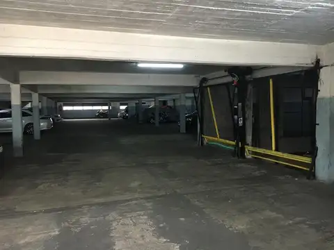COCHERA FIJA CUBIERTA EN BONIFACIO AL 500