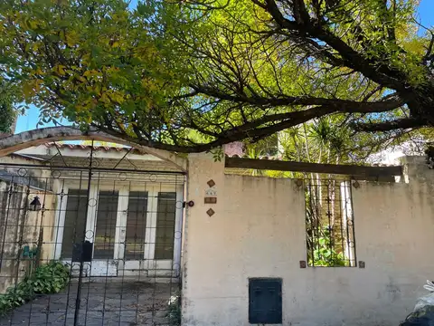 VENTA casa 2 dormitorios a REFACCIONAR