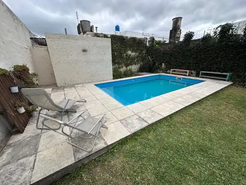 Casa 5 ambientes con 3 baños