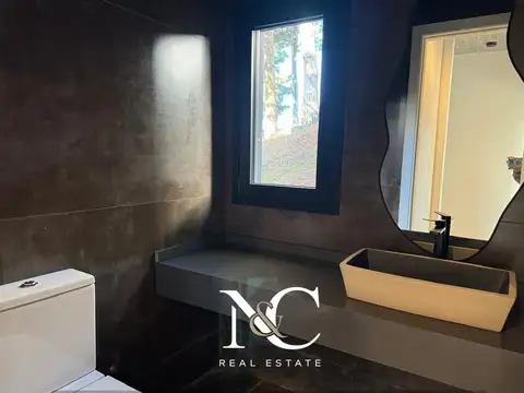 Casa en Venta al Este