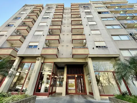 General Bartolomé Mitre al 1400