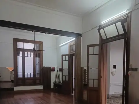 HERMOSA CASA ANTIGUA, DETALLES  EXQUISITOS.BARRIO LOURDES. SANTIAGO 747