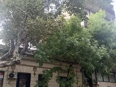 HERMOSA CASA ANTIGUA, DETALLES  EXQUISITOS.BARRIO LOURDES. SANTIAGO 747