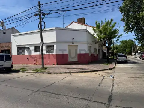 ALQUILER  Local Comercial en Martínez San Isidro Bs As