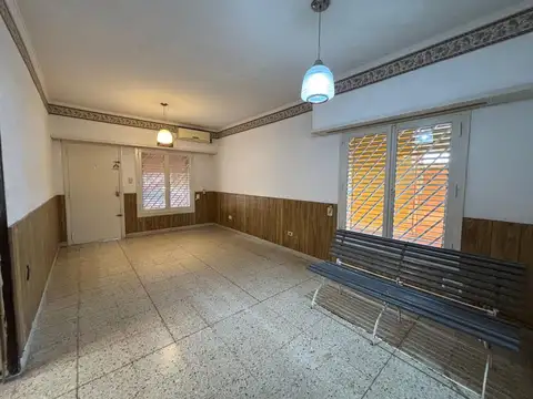 Casa 6 ambientes con 1 baño