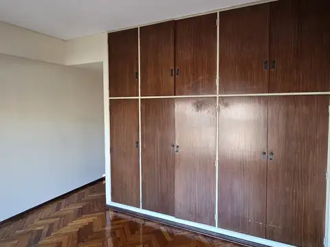 DEPARTAMENTO 5 AMBIENTES EN VENTA EN FLORES