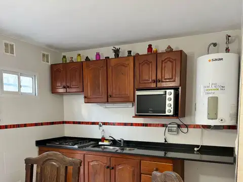 Casa 3 ambientes con 2 baños