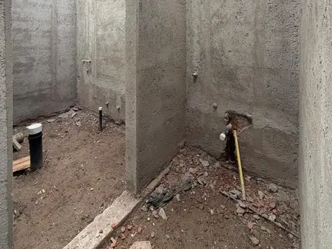 Casa 5 ambientes con 1 baño