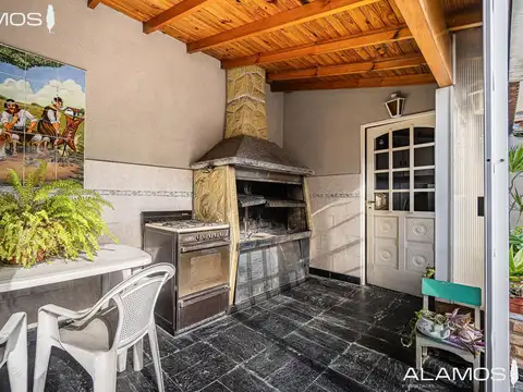 Depto Tipo Casa 4 ambientes con 2 baños